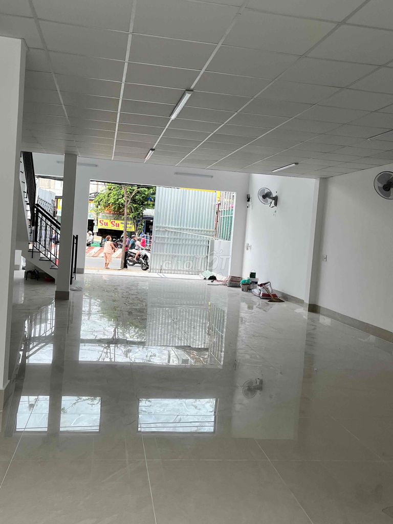 Large Commercial Space on Huynh Tan Phat Street