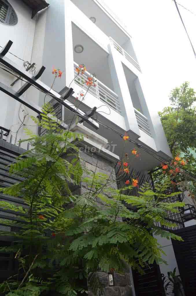 Modern 5BR House Near Hang Xanh With Parking