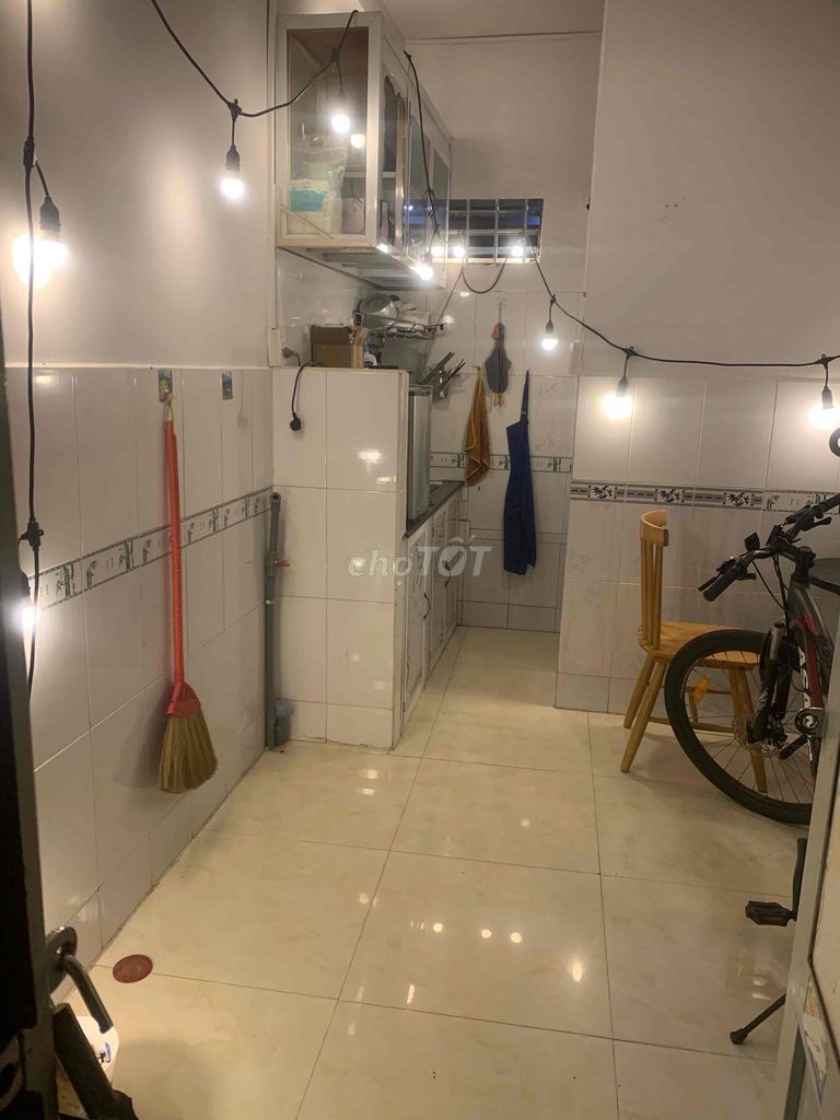 Alley House with Pet-Friendly Policy and Utilities