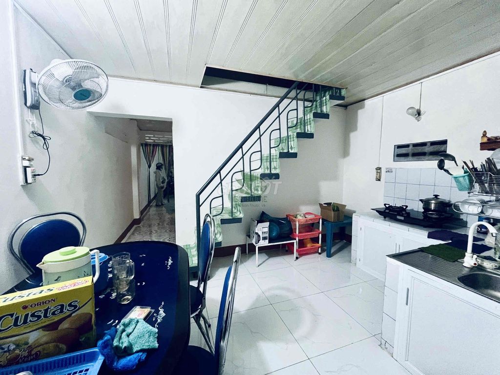 Spacious 1-Bedroom House with Mezzanine Near Beach