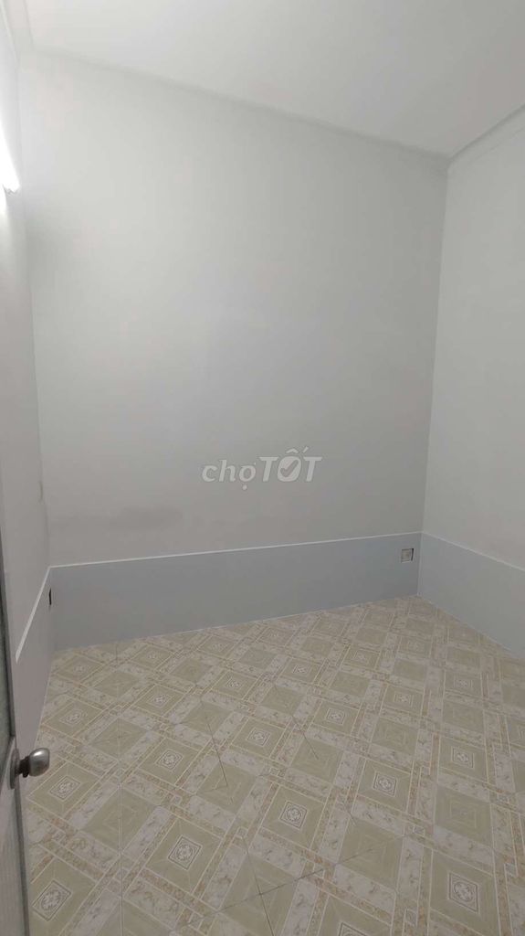 Modern 3-Bedroom House with Yard in District 9