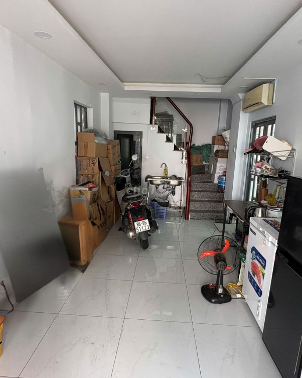Shared Room for Female Office Workers or Students