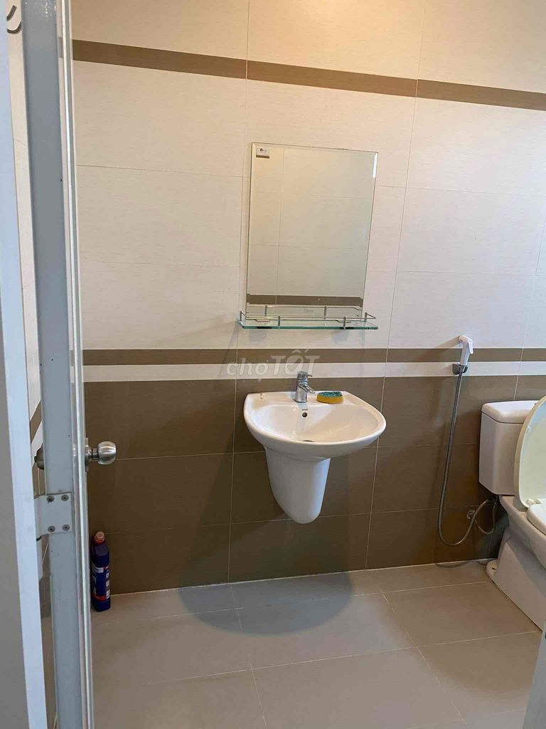 Modern Room with Private Bathroom in Mega Ruby