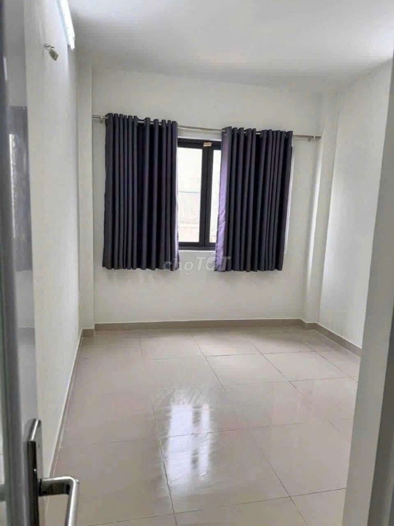 4-Bedroom House near Phu Nhuan Intersection, Nguyen Kiem Street