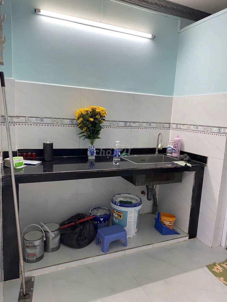 Newly Renovated 2-Bedroom Corner House with Balcony