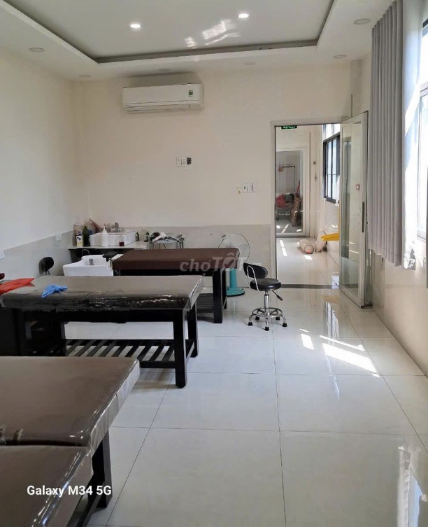Spacious Tan Huong Townhouse - 4 Bedrooms, Elevator
