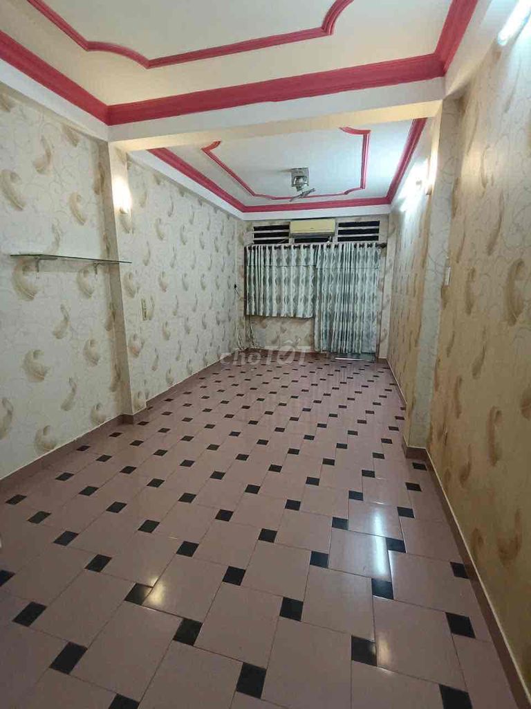 3-Bedroom House with Modern Interior and AC