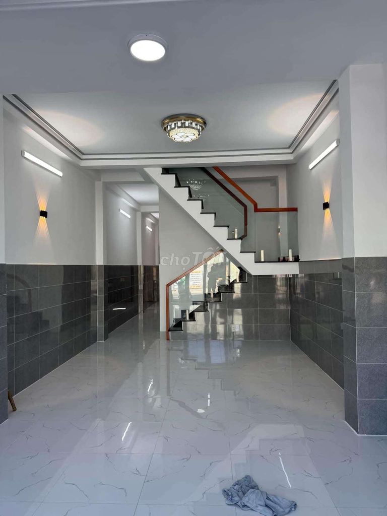 Modern 4-Bedroom House Near Hoc Mon Market
