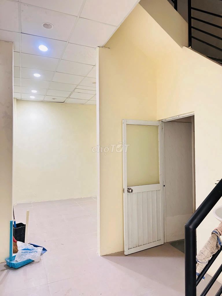 Large Commercial Space on Hong Bang Street
