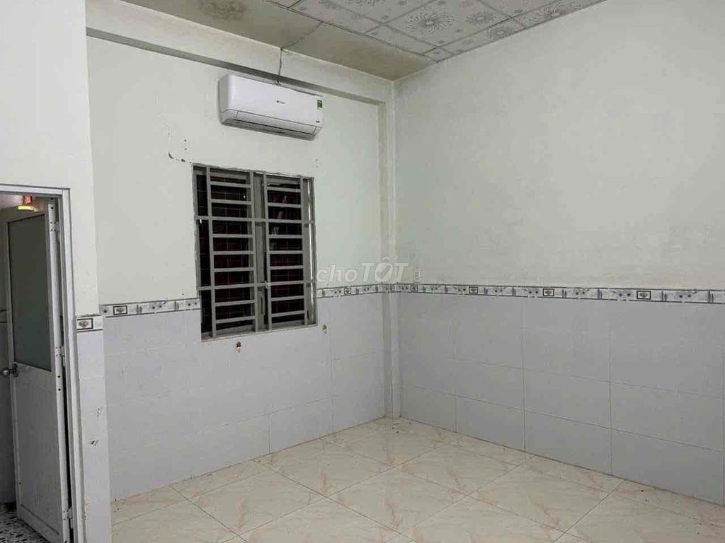 Furnished 2-Bedroom House with Air Conditioning