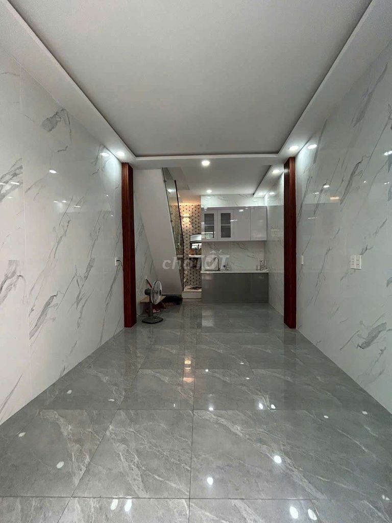 Modern 2BR Townhouse with Balcony in District 11