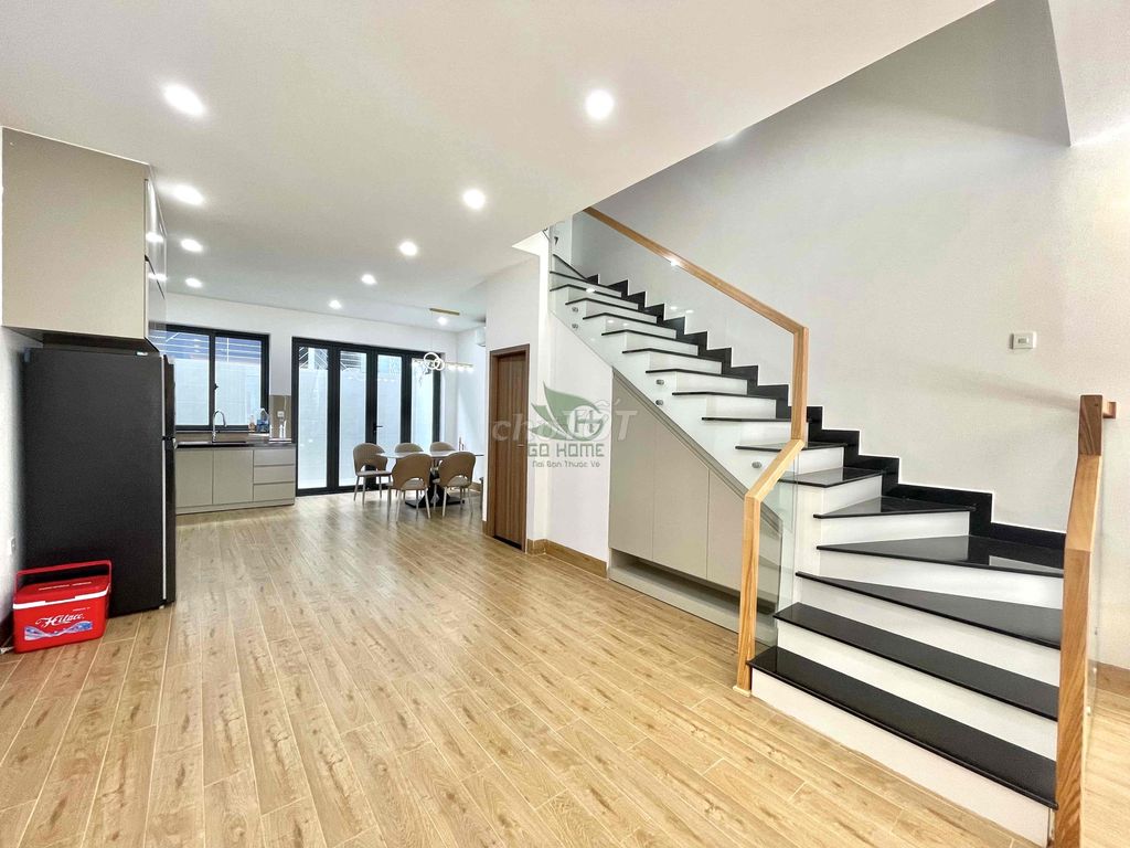 Modern 3-Bedroom Townhouse with Full Furniture