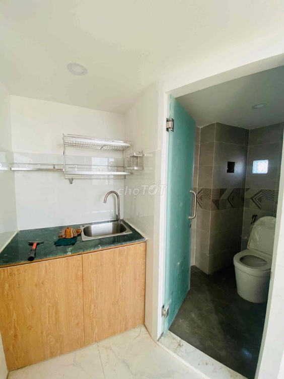 Loft-style room with mezzanine, fully furnished, near HUIT