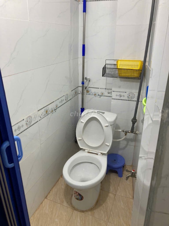 Compact Renovated Studio Apartment with Essential Amenities