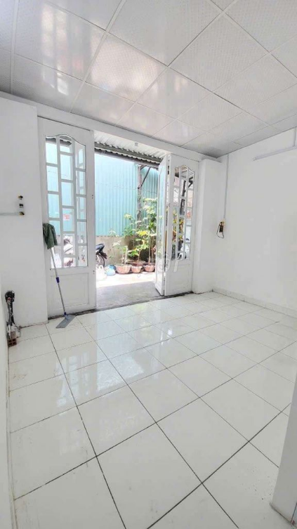 Spacious 1-Bedroom House in Quiet Neighborhood