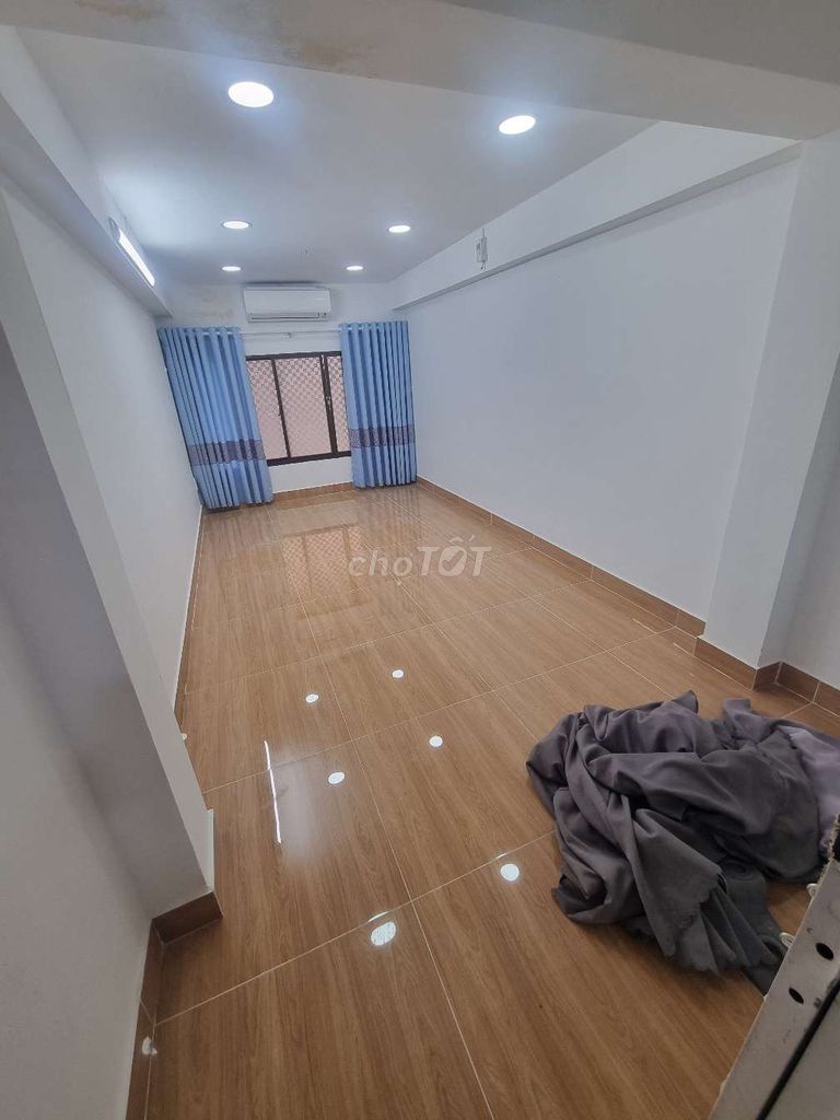 3-Bedroom Townhouse Near Vo Van Kiet Street