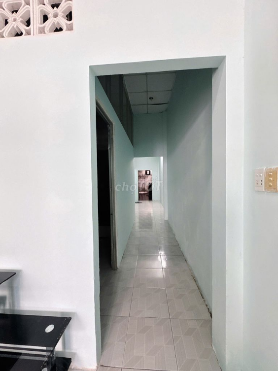 Xuan Thoi Thuong базарының жанындағы 100м² толық үй
