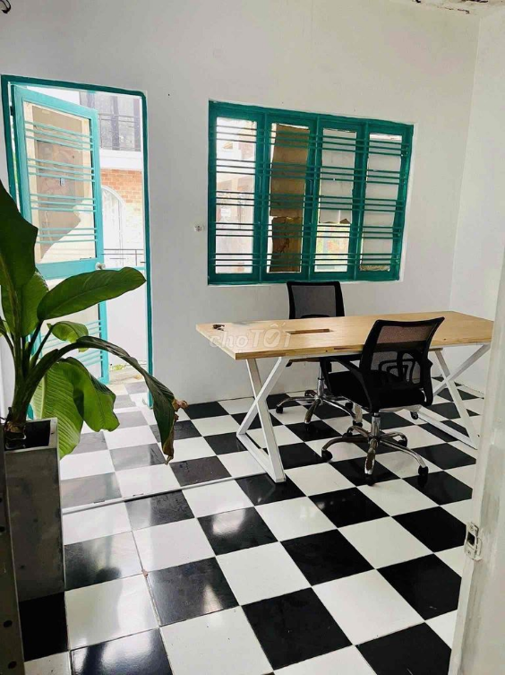Spacious Property on Lê Văn Sỹ, Suitable for Business