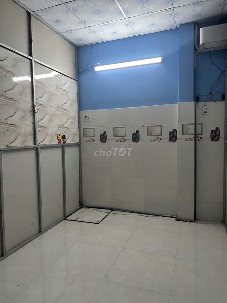 Spacious 3-Bedroom House Near Shopping Center