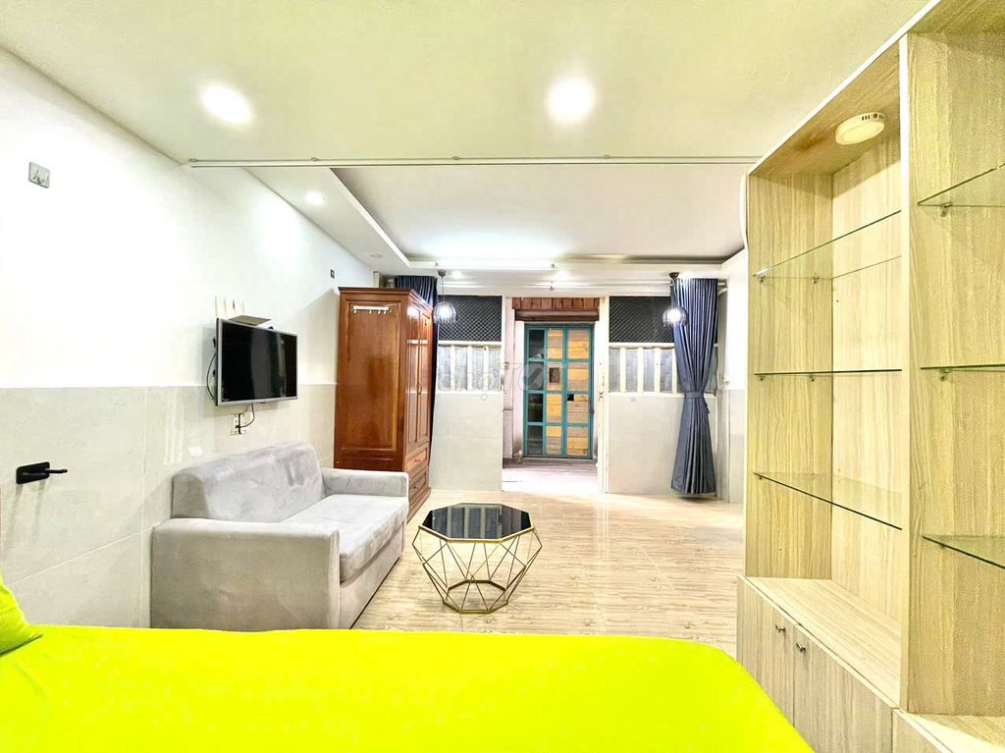 Fully Furnished Studio Apartment in Central Location