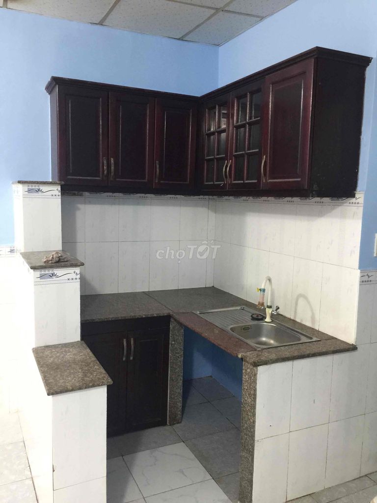 One-bedroom townhouse near market with loft