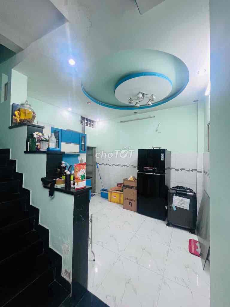 Modern 2-Bedroom House with Business Potential
