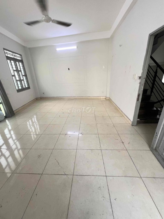 House for Rent near Âu Cơ Street and Hồng Lạc Intersection