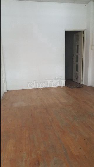 Spacious Two-Bedroom House with Car Access