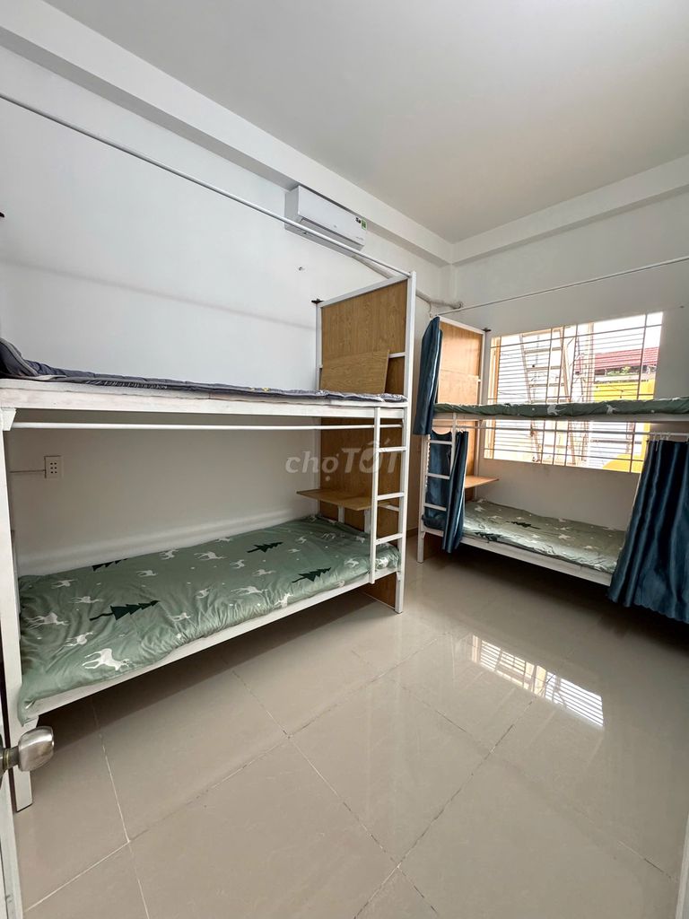 Student Dormitory with Furnished Rooms Near University