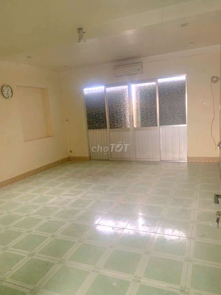Spacious 4-Bedroom Townhouse in District 8