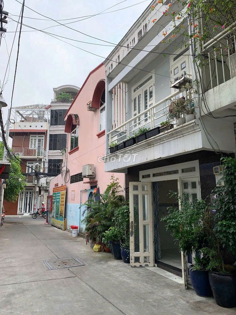 Modern 2-Bedroom House in Tan Binh District