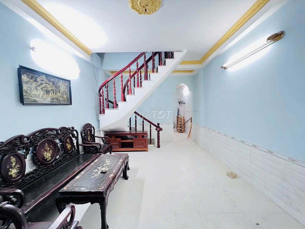 Modern 2BR House with Traditional Furniture