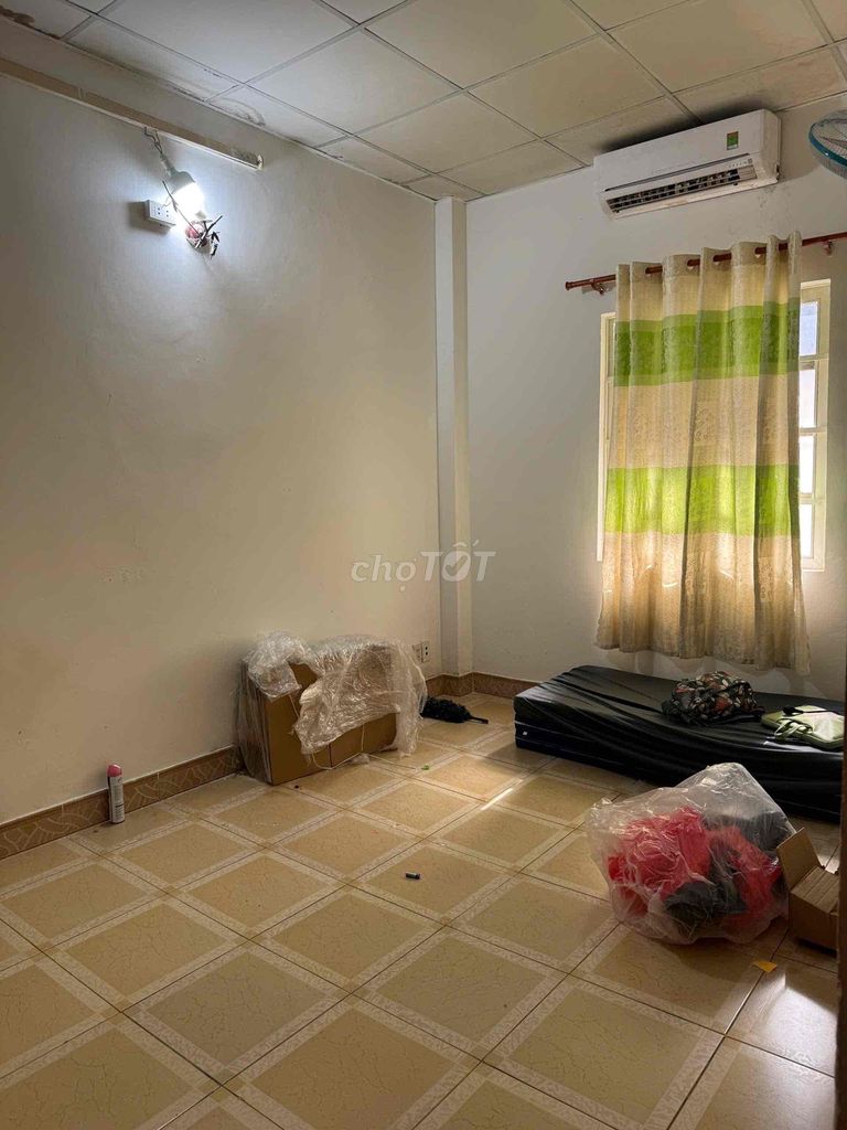 Modern 120m² House with AC and Refrigerator