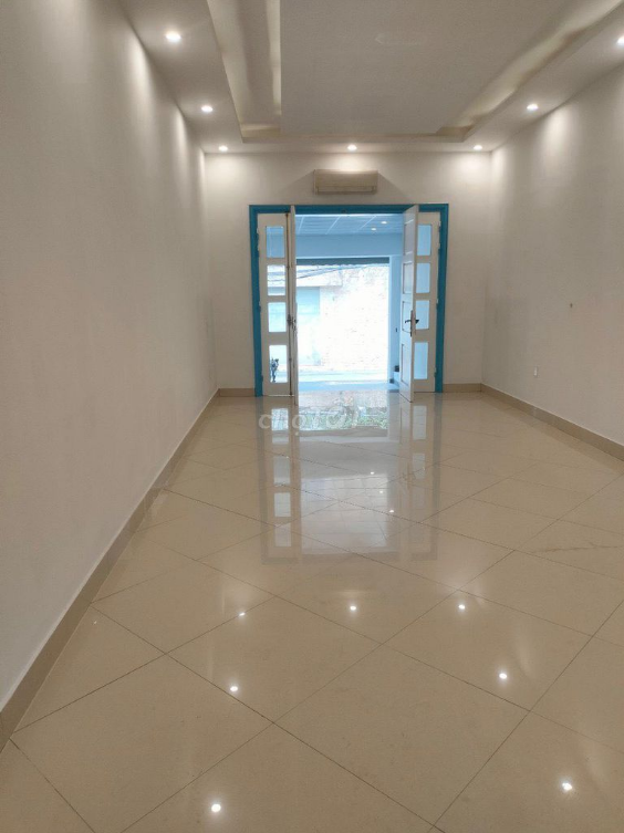 Ngọc Thuỵ Street Rental - 2 Bedrooms - Parking for 5-Ton Vehicle