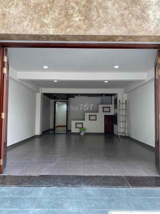 Spacious 1-story house with mezzanine and wide parking space