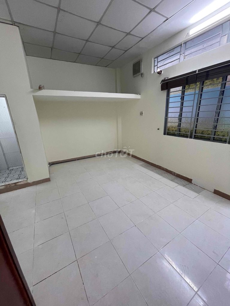 Small 23m² House Near Tan Son Nhat Airport