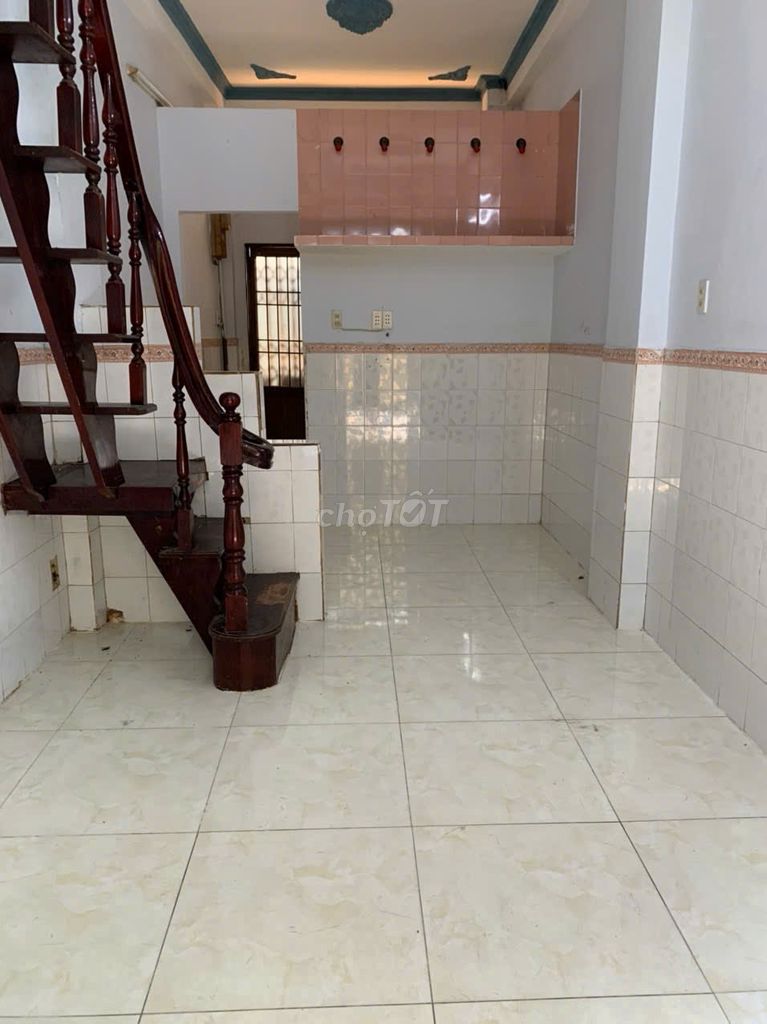 3-Story Townhouse with 2 Bedrooms in District 11
