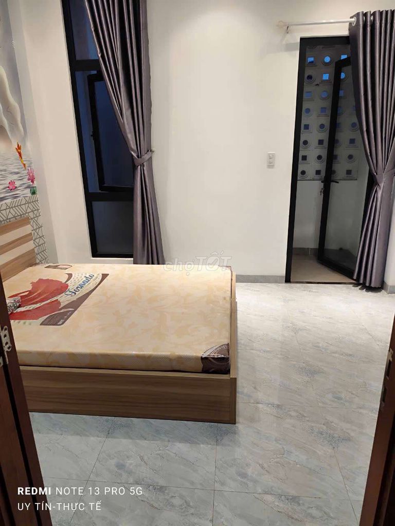 Modern 4-Level Townhouse with 5 Bedrooms
