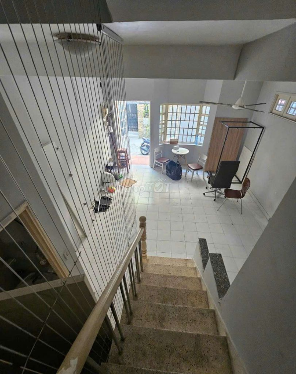 Spacious 3-Bedroom House in Phu Nhuan District with Flexible Workspace