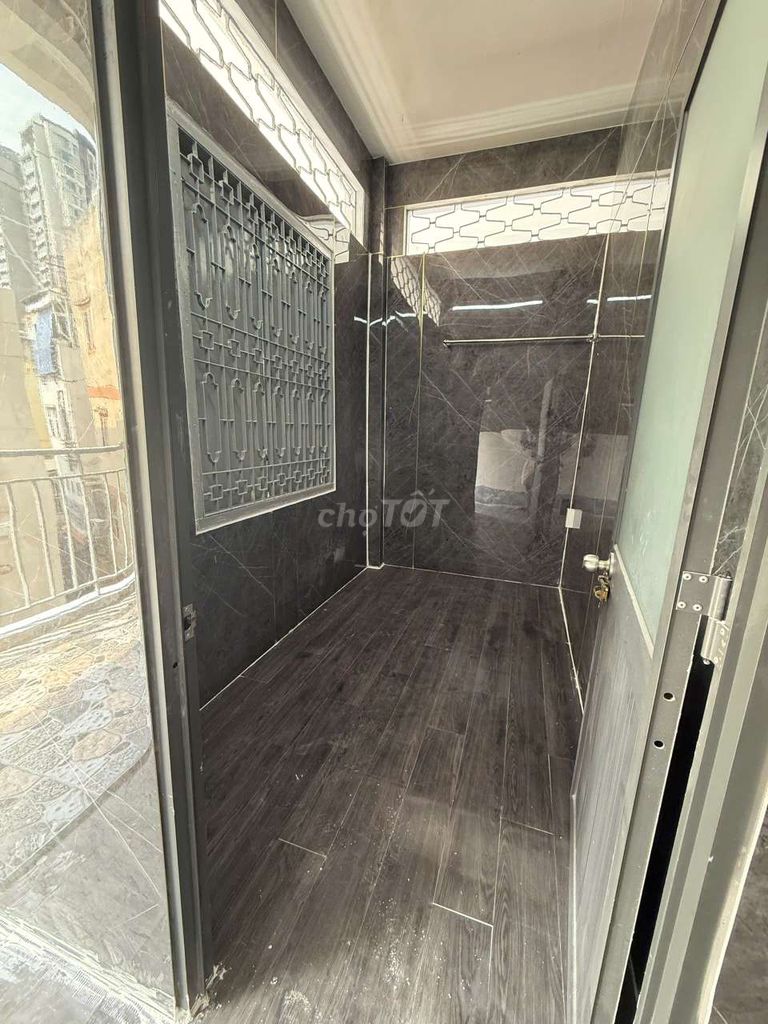 Affordable Rooms Near Ben Thanh Market Center