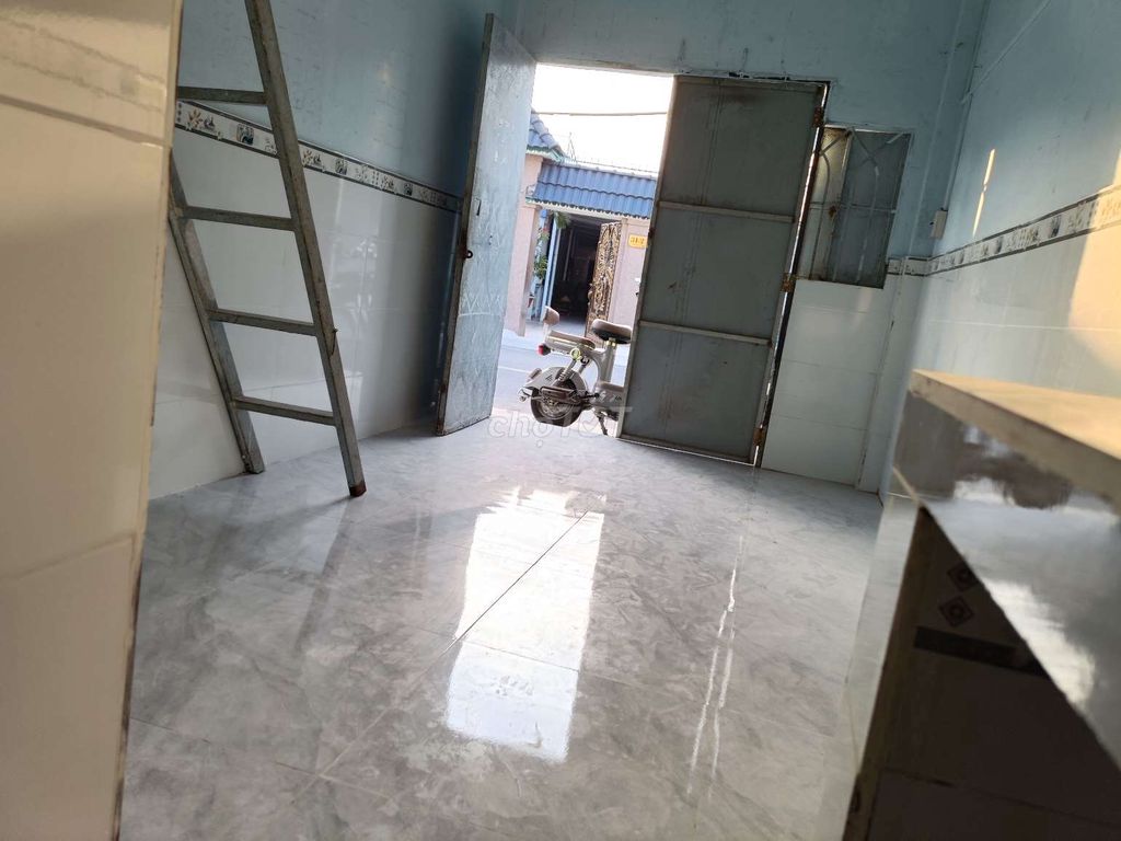 Commercial Room for Rent at Bui Cong Trung