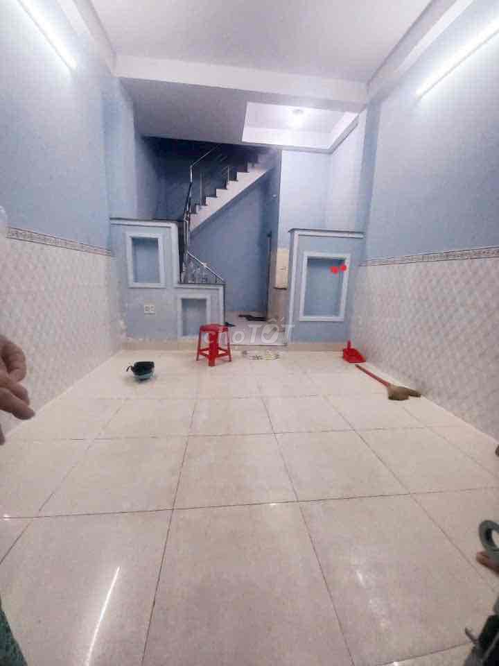 Modern 2-Bedroom Townhouse with Air Conditioning