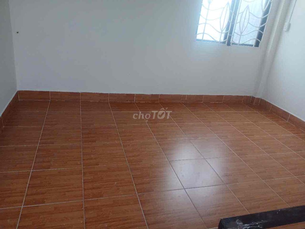 Large 1-Bedroom House with Spacious Yard