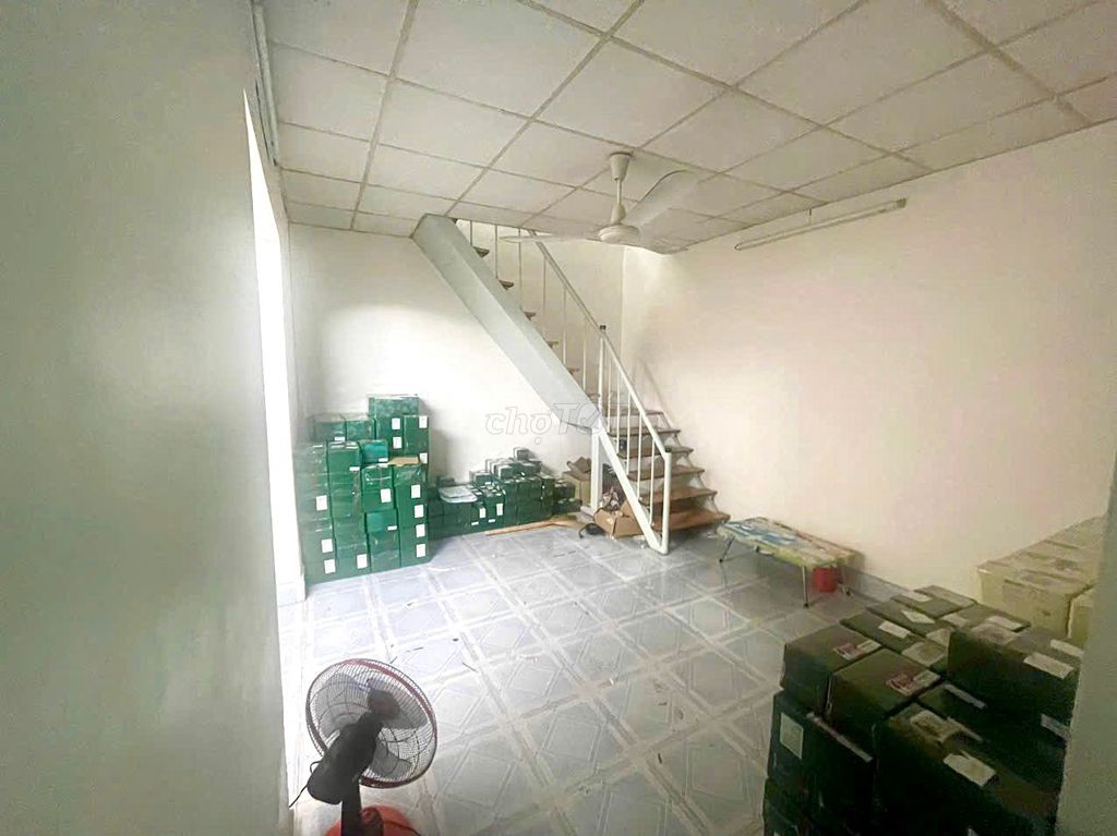 Spacious 80m² Floor in Binh Thanh District