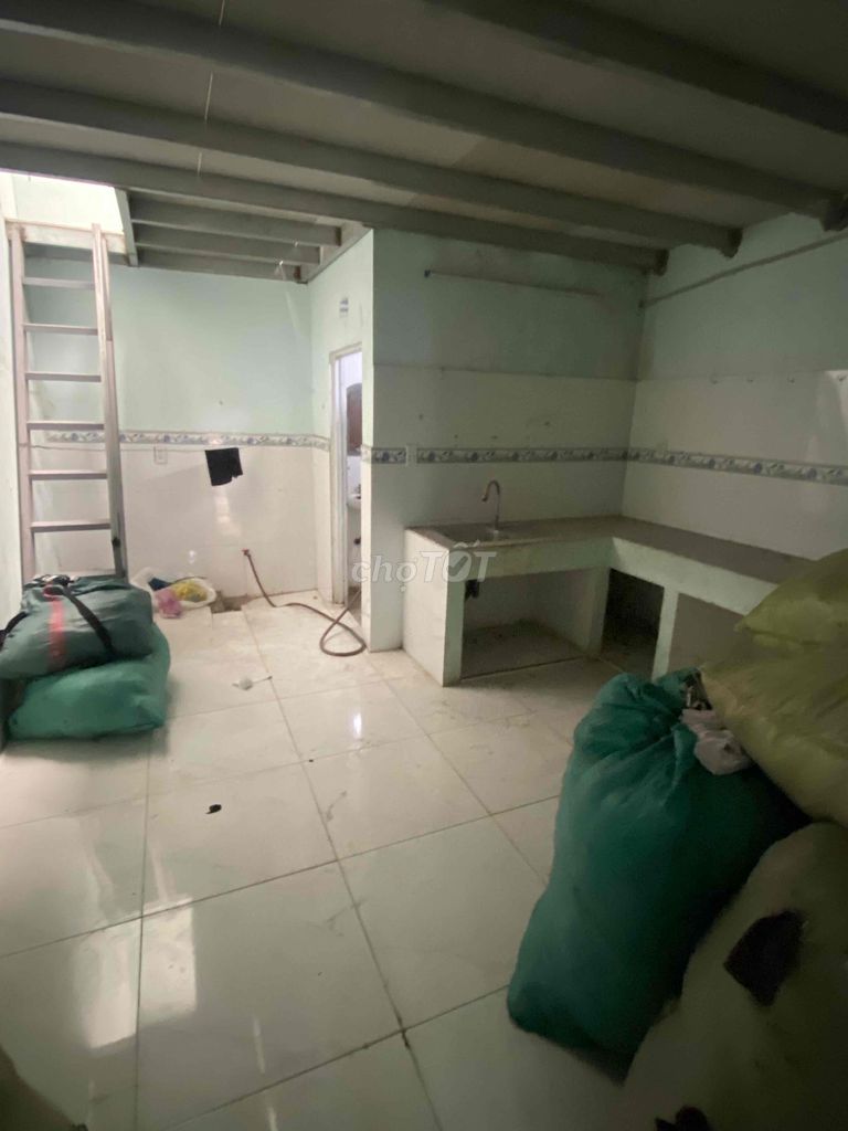 Spacious Storage Space in Hoc Mon District