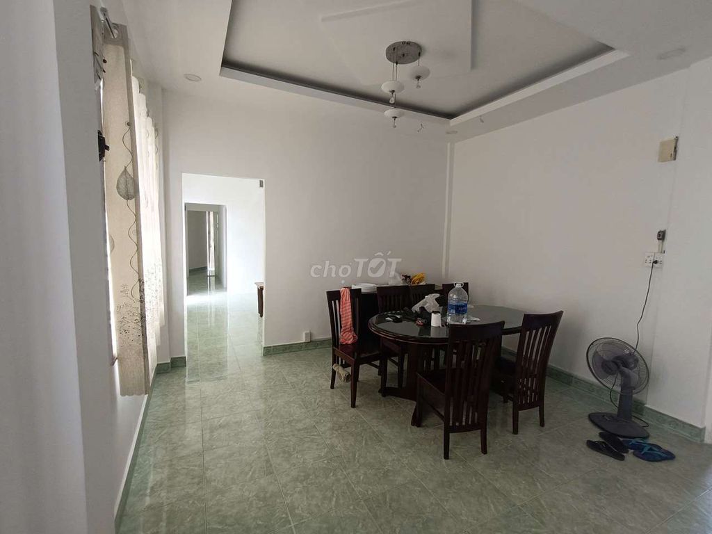 Spacious 3BR Apartment with Balcony in District 3