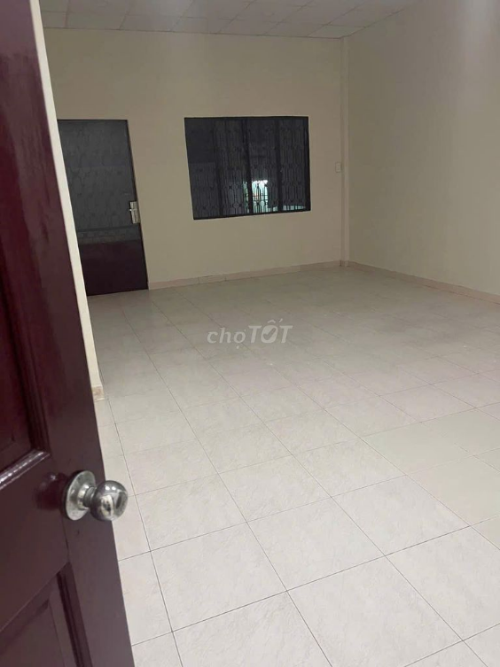 New Beautiful House in Vinh Vien, District 10, Close to Economic University