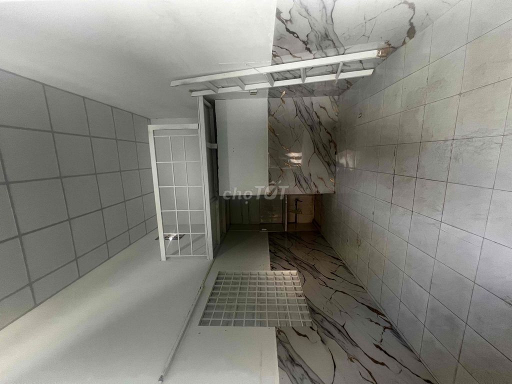 Private Ground Floor Room with Independent Access