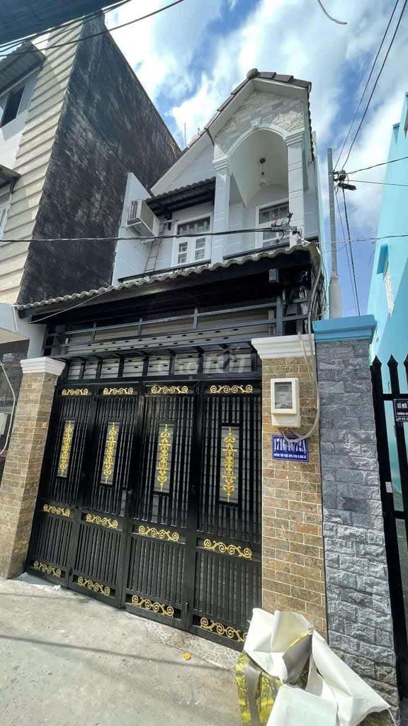Modern 2BR Townhouse with Garage in Nha Be