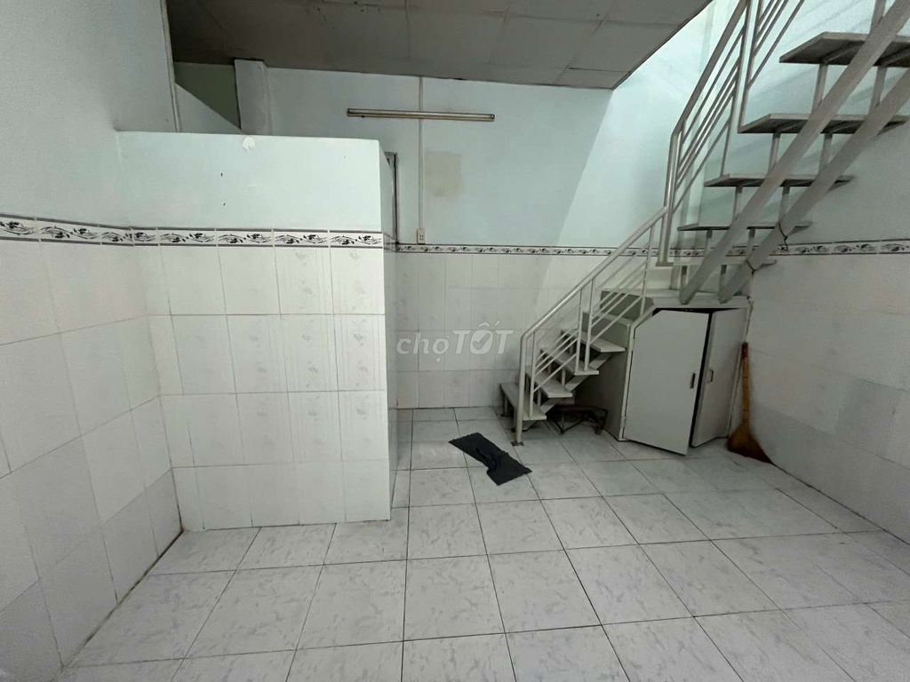 Unfurnished House in Ben Thanh District 1